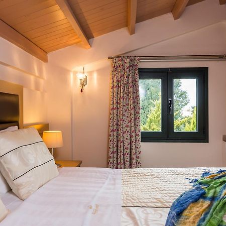 Pilot'S Villas Luxury Suites 헐소니소스 외부 사진