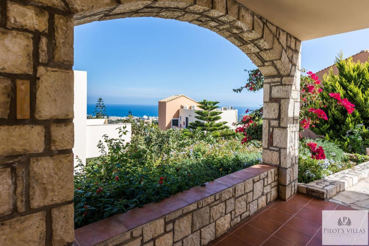 Pilot'S Villas Luxury Suites 헐소니소스 외부 사진