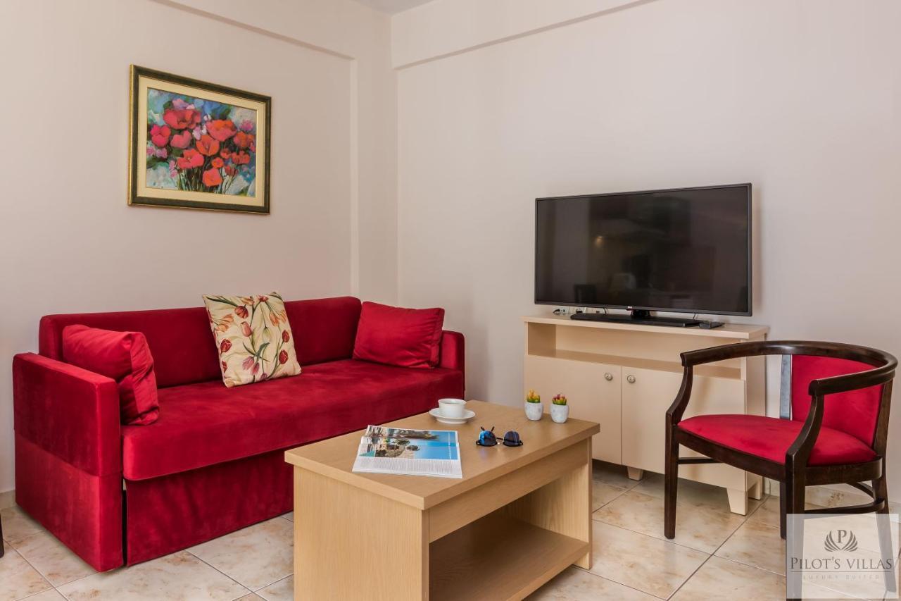 Pilot'S Villas Luxury Suites 헐소니소스 외부 사진