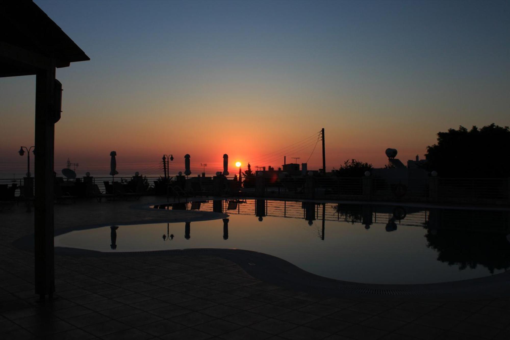 Pilot'S Villas Luxury Suites 헐소니소스 외부 사진
