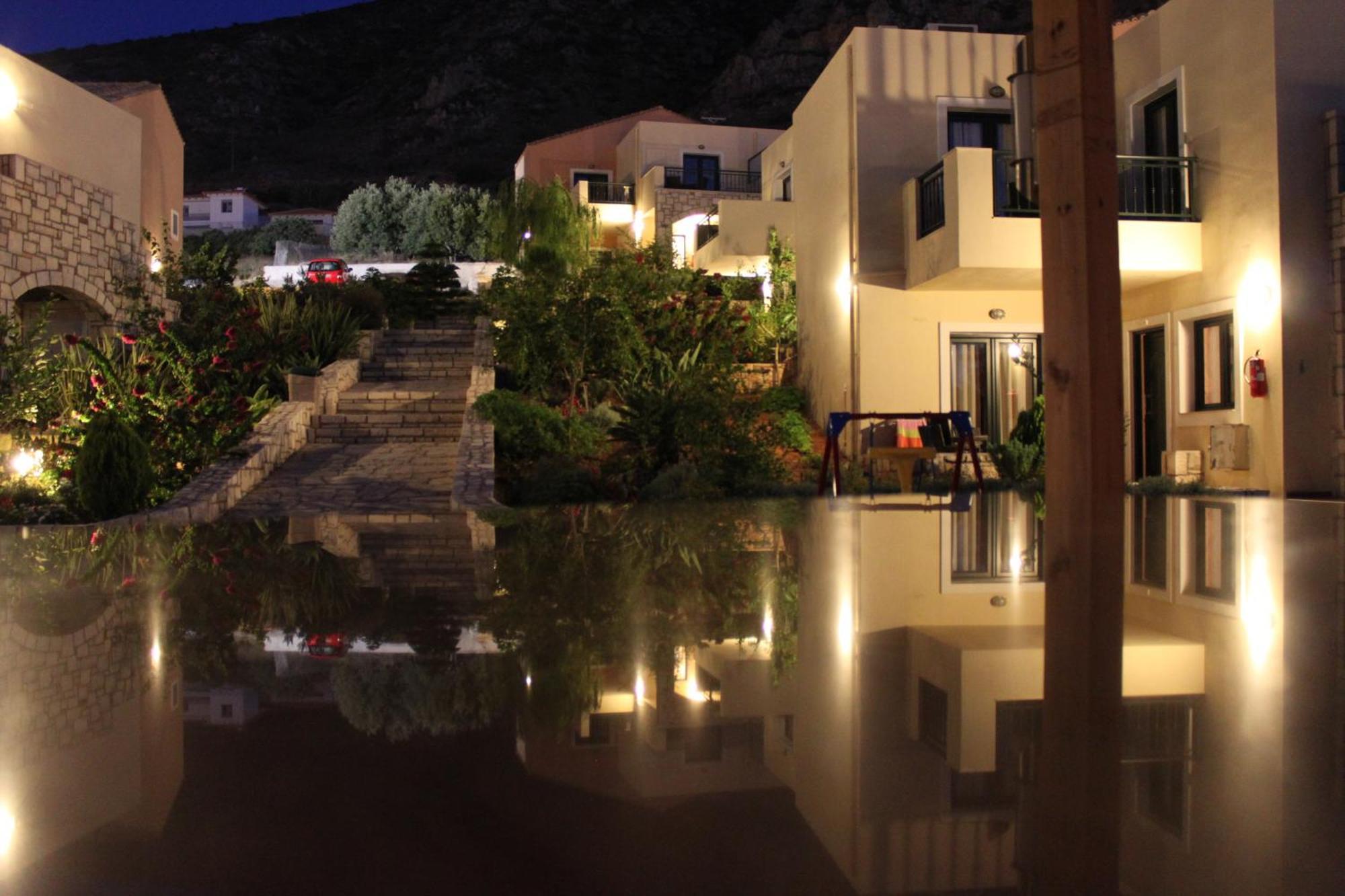 Pilot'S Villas Luxury Suites 헐소니소스 외부 사진