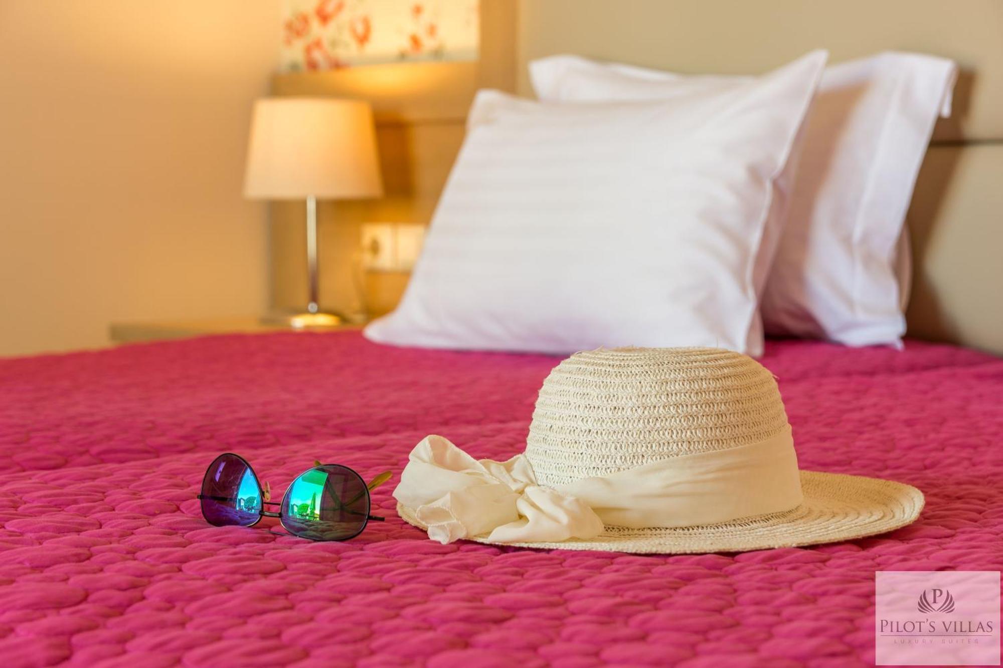 Pilot'S Villas Luxury Suites 헐소니소스 객실 사진
