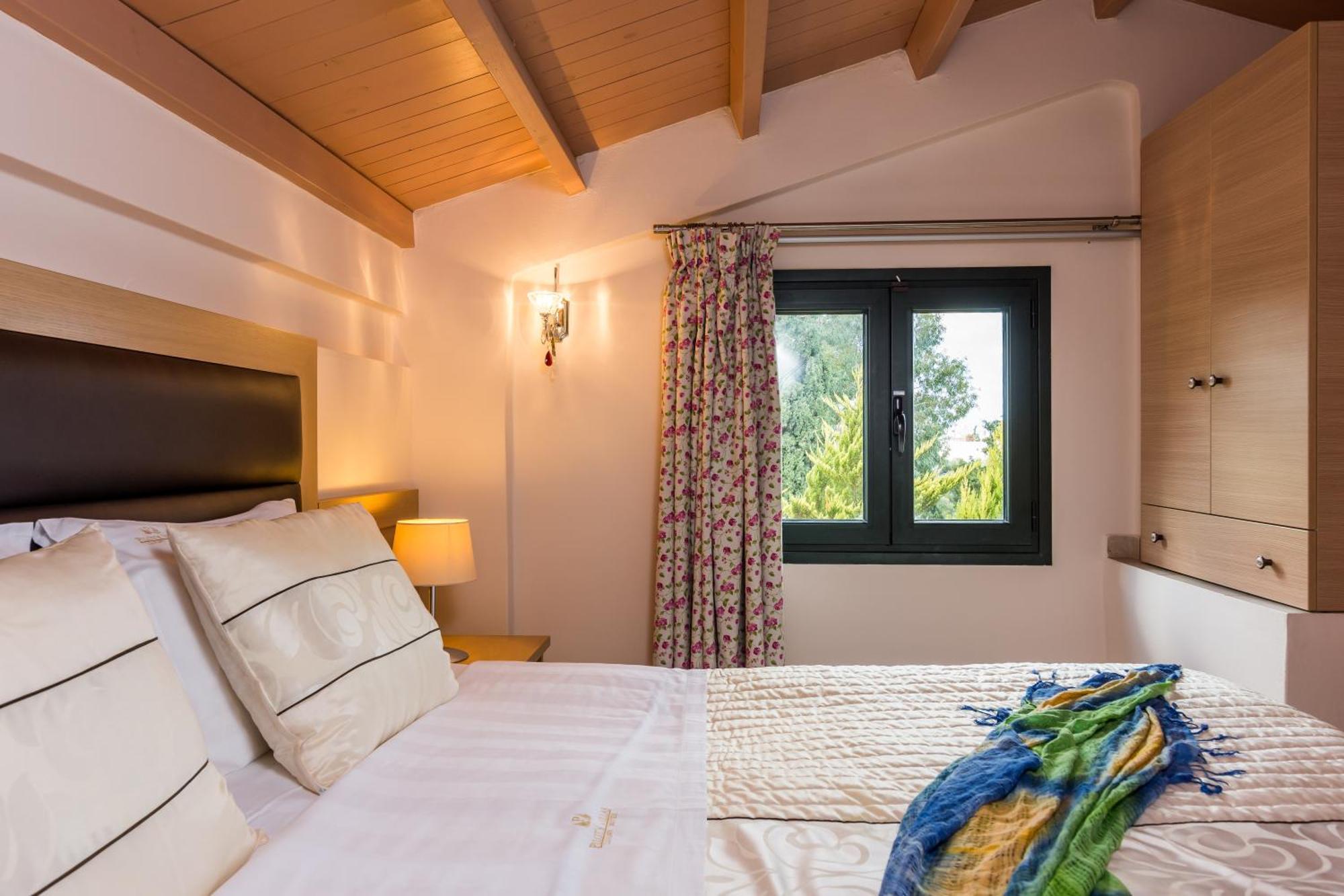 Pilot'S Villas Luxury Suites 헐소니소스 외부 사진